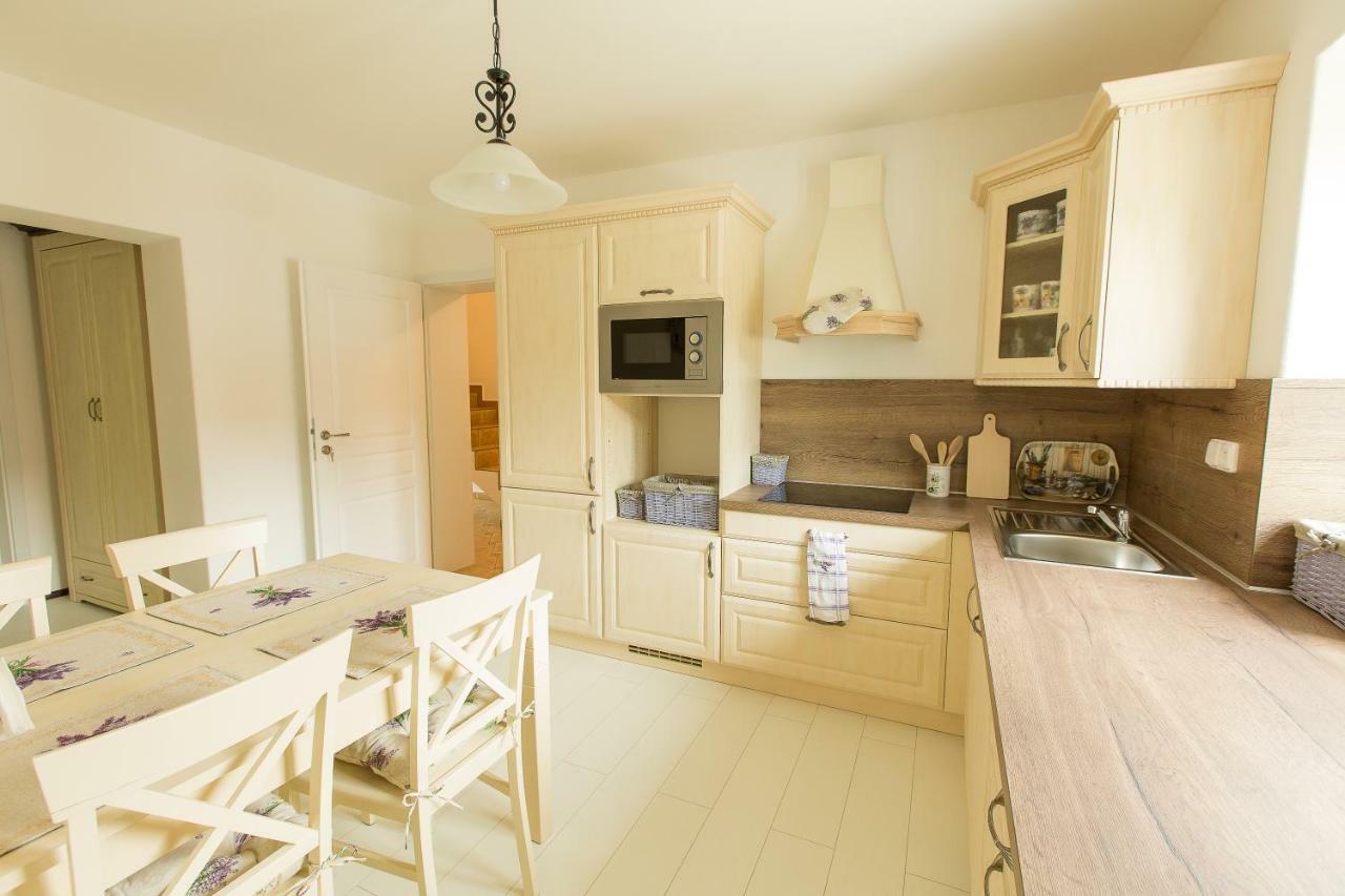 Apartmany U Prochazku Чески-Крумлов Экстерьер фото